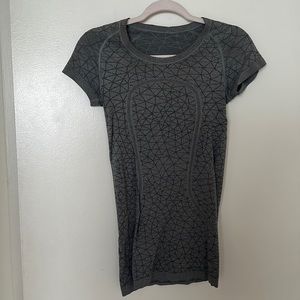 Lululemon short sleeve - swiftly